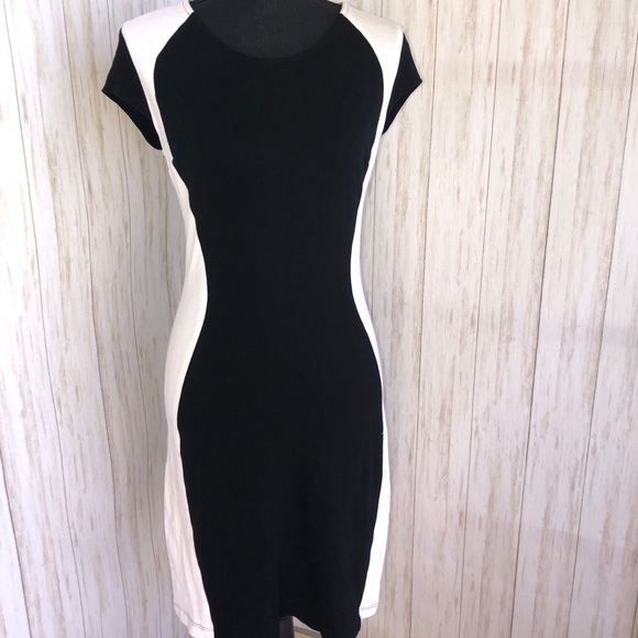 Red Haute Dresses & Skirts - Red Haute Color-block Dress Size M
